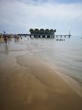 Sahilde balıkçı tekneleri