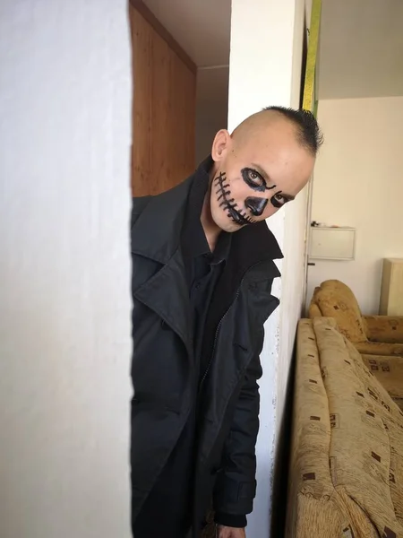 Ritratto Uomo Con Trucco Spaventoso Halloween — Foto Stock