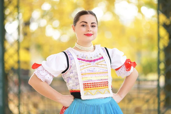 Jovem Bela Mulher Eslovaca — Fotografia de Stock