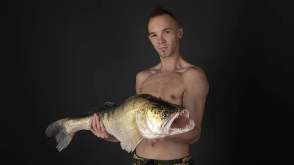 Pescar Pescador Troféu Zander — Fotografia de Stock