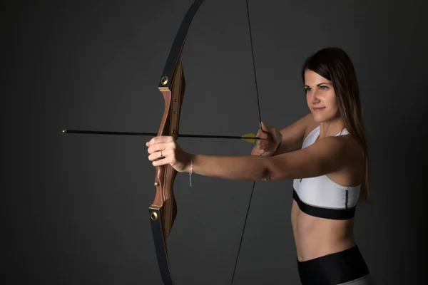 Attractive Female Practicing Archery — Stock Photo, Image