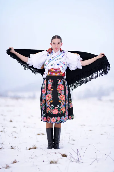 Σλοβάκικα Λαογραφικό Παραδοσιακή Φορεσιά Σλοβακίας Κορίτσι — Φωτογραφία Αρχείου