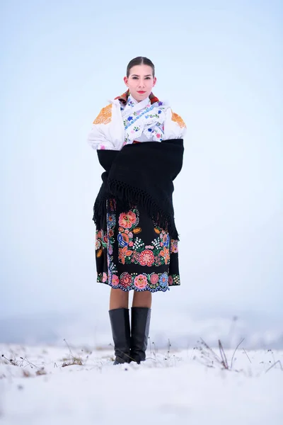 Folklore Eslovaco Traje Tradicional Chica Eslovaca —  Fotos de Stock