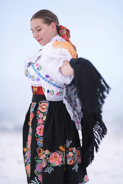 Folklorique Slovaque Costume Traditionnel — Photo