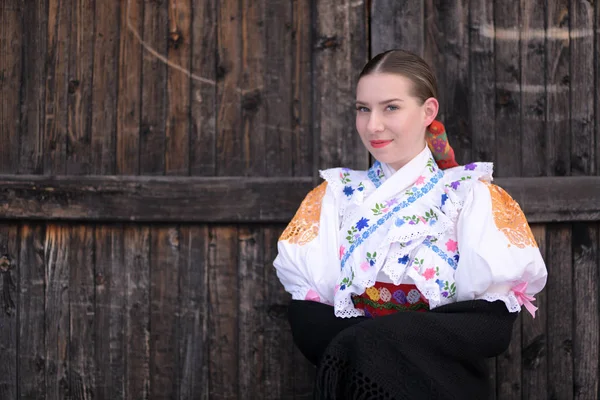 Folclore Eslovaco Traje Tradicional — Fotografia de Stock