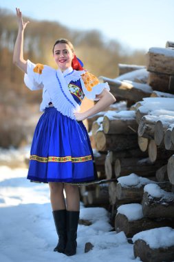 Slovak folklor. Geleneksel kostüm. Slovakça kız 