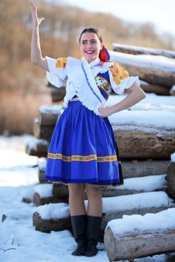 Slovak folklor. Geleneksel kostüm. Slovakça kız 