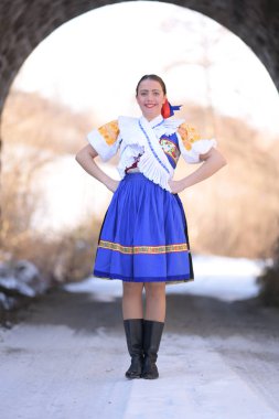 Slovak folklor. Geleneksel kostüm. Slovakça kız 