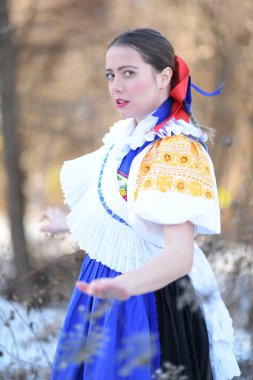 Slovak folklor. Geleneksel kostüm. Slovakça kız 