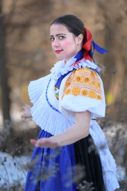 Slovak folklor. Geleneksel kostüm. Slovakça kız 
