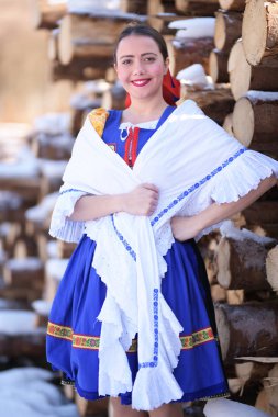 Slovak folklor. Geleneksel kostüm. Slovakça kız 