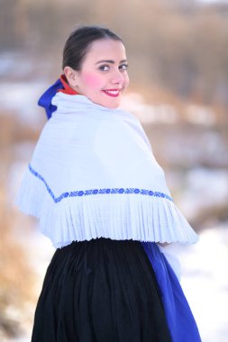 Slovak folklor. Geleneksel kostüm. Slovakça kız 