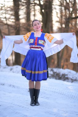 Slovak folklor. Geleneksel kostüm. Slovakça kız 