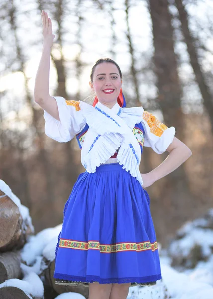 Folclor Slovac Costum Tradiţional Slovacia Fata — Fotografie, imagine de stoc