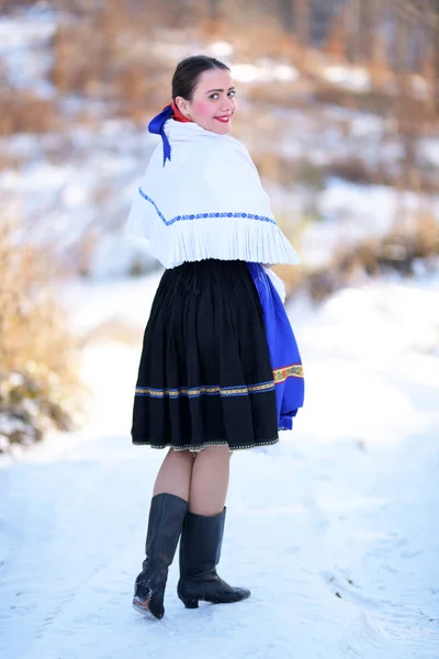 Slowaakse Folklore Traditionele Klederdracht Slowaakse Meisje — Stockfoto