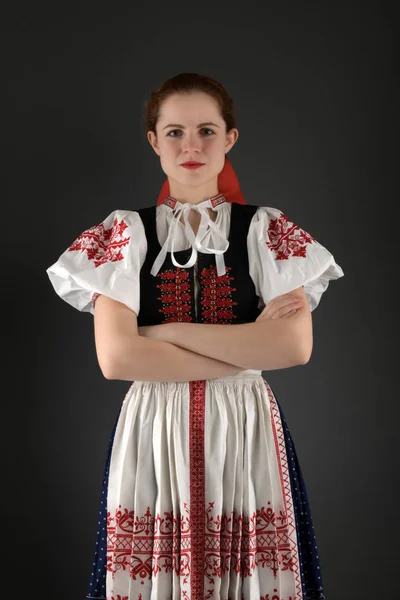 Joven Hermosa Eslovaca Traje Tradicional — Foto de Stock