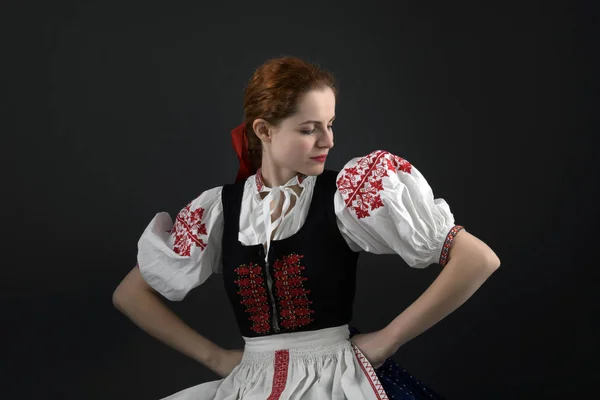 Jeune Belle Femme Slovaque Robe Traditionnelle Folklorique Slovaque — Photo