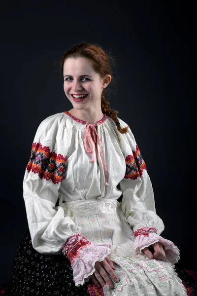 Jonge Mooie Slovak Vrouw Traditionele Jurk Slowaakse Folklore — Stockfoto