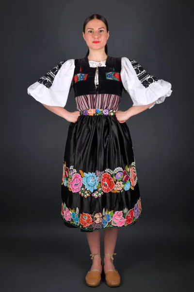 Slovenský Folklór Slovenské Folklorní Děvče Studiový Portrét — Stock fotografie