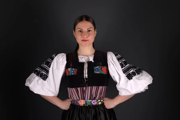 Slovenský Folklór Slovenské Folklorní Děvče Studiový Portrét — Stock fotografie