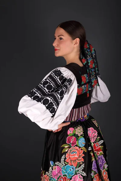 Folklor Słowacki Słowacka Dziewczyna Folkloru Portret Studio — Zdjęcie stockowe