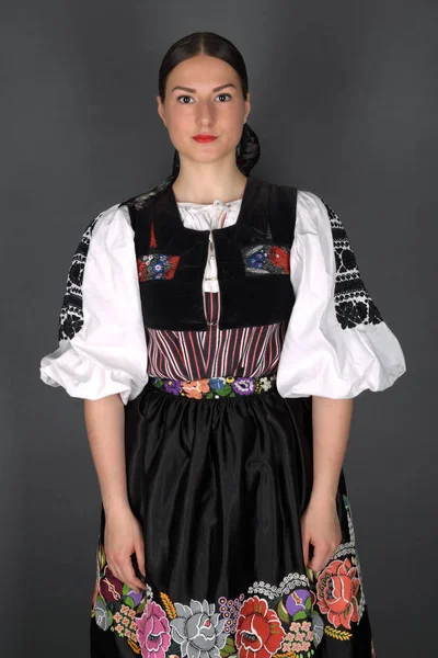 Folclore Eslovaco Menina Folclore Eslovaco Retrato Estúdio — Fotografia de Stock