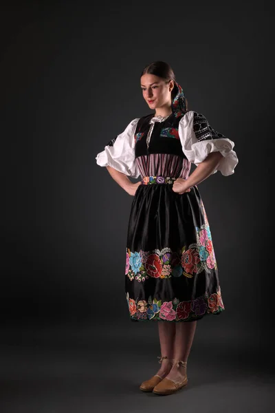 Slovakiska Folklore Slovakisk Folklore Flicka Studio Porträtt — Stockfoto