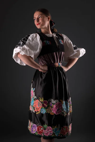 Folklore Eslovaco Chica Folklore Eslovaco Retrato Estudio — Foto de Stock
