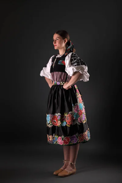 Slovenský Folklór Slovenské Folklorní Děvče Studiový Portrét — Stock fotografie