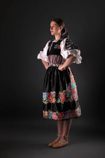 Folclore Slovacco Ragazza Del Folklore Slovacco Ritratto Studio — Foto Stock