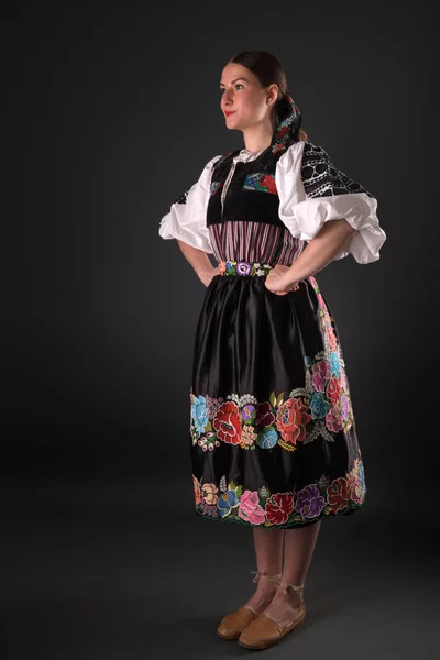 Folklor Słowacki Słowacka Dziewczyna Folkloru Portret Studio — Zdjęcie stockowe