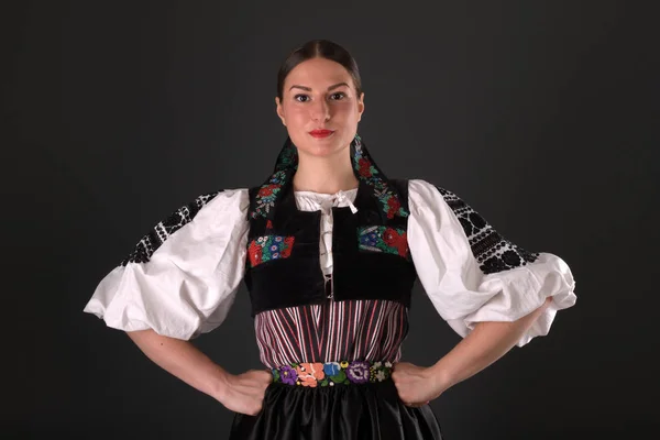 Folklor Słowacki Słowacka Dziewczyna Folkloru Portret Studio — Zdjęcie stockowe