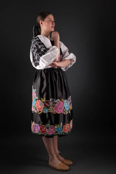 Folklor Słowacki Słowacka Dziewczyna Folkloru Portret Studio — Zdjęcie stockowe