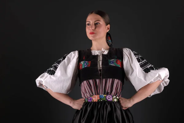 Slovenský Folklór Slovenské Folklorní Děvče Studiový Portrét — Stock fotografie