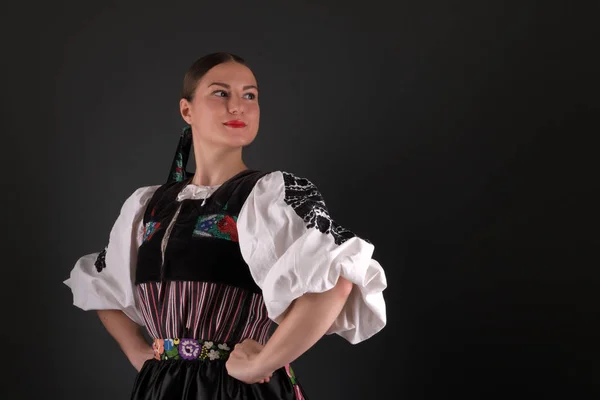 Slovakiska Folklore Slovakisk Folklore Flicka Studio Porträtt — Stockfoto