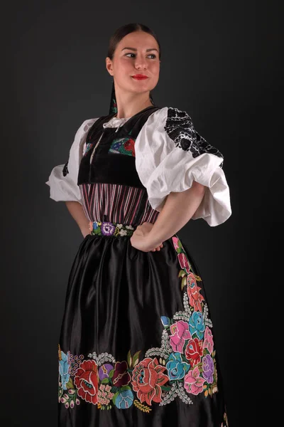 Folclore Slovacco Ragazza Del Folklore Slovacco Ritratto Studio — Foto Stock