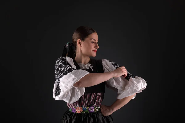 Folklore Eslovaco Chica Folklore Eslovaco Retrato Estudio —  Fotos de Stock