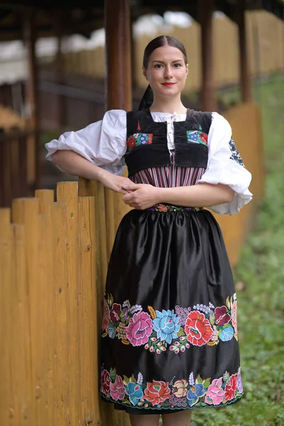 Σλοβακική Λαογραφία Σλοβάκικο Κορίτσι Λαογραφίας — Φωτογραφία Αρχείου