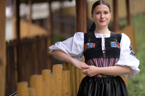 Folklor Słowacki Słowacka Dziewczyna Folkloru — Zdjęcie stockowe