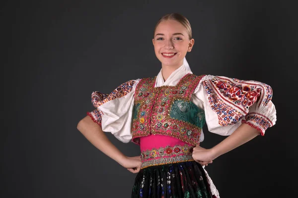 Folklor Słowacki Folk Tancerz Dziewczyna — Zdjęcie stockowe