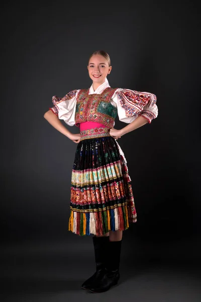 Folklore Eslovaco Chica Bailarina Folclórica — Foto de Stock