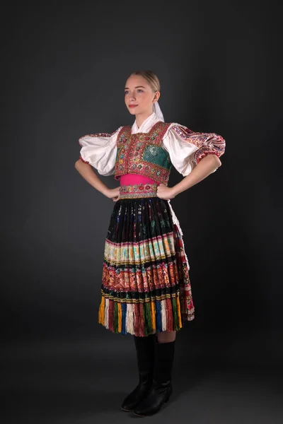 Folclore Eslovaco Dançarino Popular Menina — Fotografia de Stock