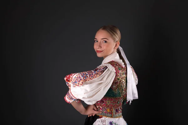 Slowakische Folklore Slowakisches Folkloremädchen — Stockfoto