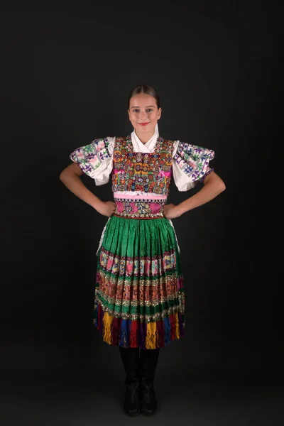 Menina Folclore Eslovaco Traje Mulher Tradicional — Fotografia de Stock