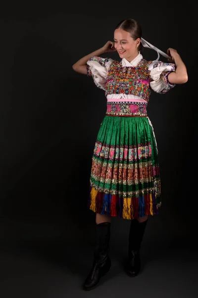 Menina Folclore Eslovaco Traje Mulher Tradicional — Fotografia de Stock