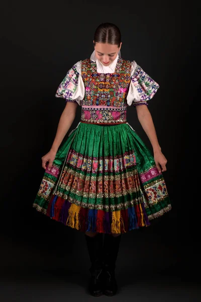 Slovakiska Folklore Traditionell Kvinna Kostym — Stockfoto