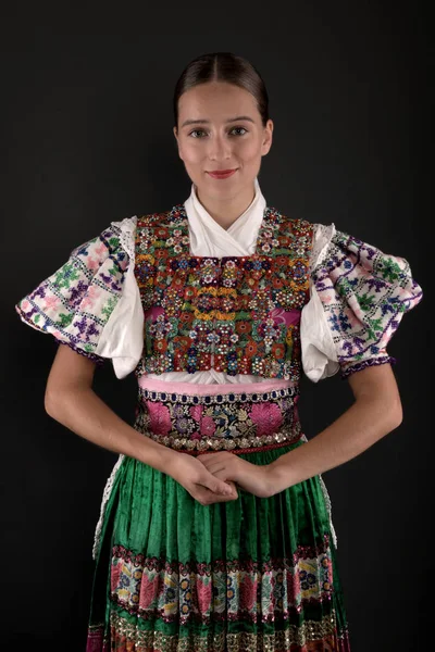 Slovakiska Folklore Traditionell Kvinna Kostym — Stockfoto