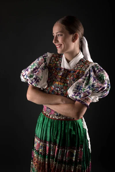 Slovakiska Folklore Traditionell Kvinna Kostym — Stockfoto