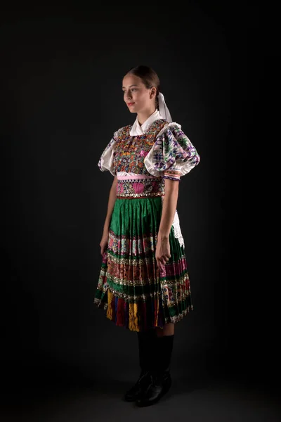 Slovakiska Folklore Traditionell Kvinna Kostym — Stockfoto