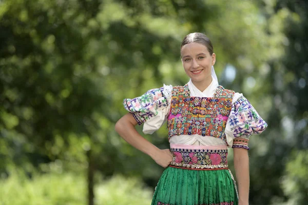Slowakische Folklore Traditionelle Frauentracht — Stockfoto